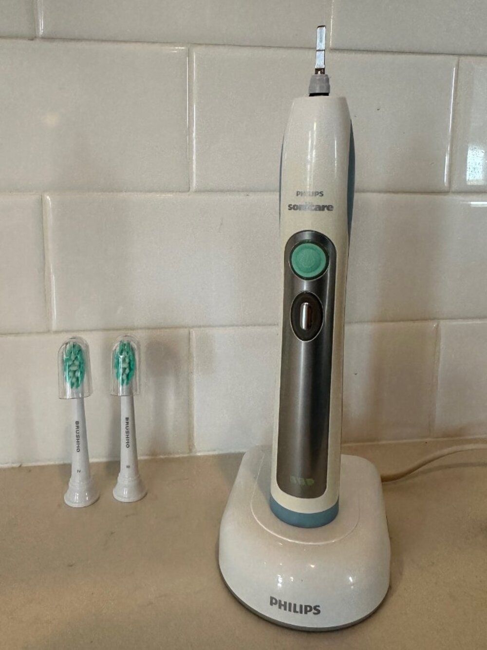 Philips Sonicare FlexCare+ HX6950 Electric Toothbrush TESTED WORKS Plus 2 Heads